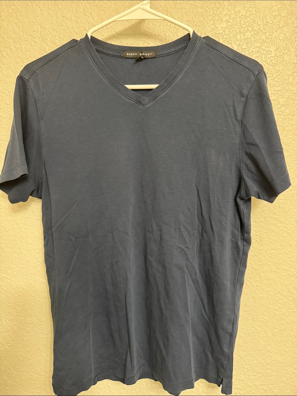 Robert Barakett Men's Dark Blue V-Neck Short Sleeve Tee
